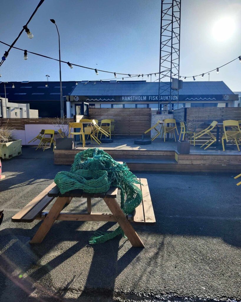 indretning af uderum for restaurant medvind i hanstholm